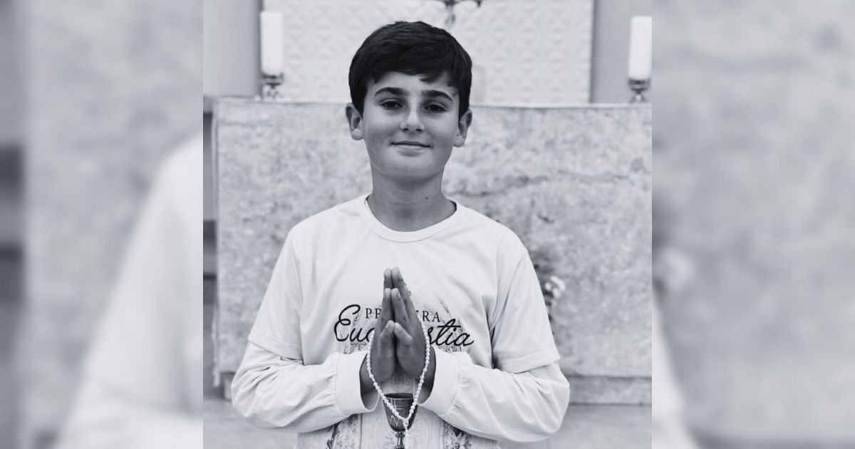 Foto da primeira comunhão de José Vitor Bretz Motta, adolescente que morreu atropelado