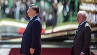 Contra “tendências protecionistas”, governo anuncia de R$ 27 bi da China no Brasil