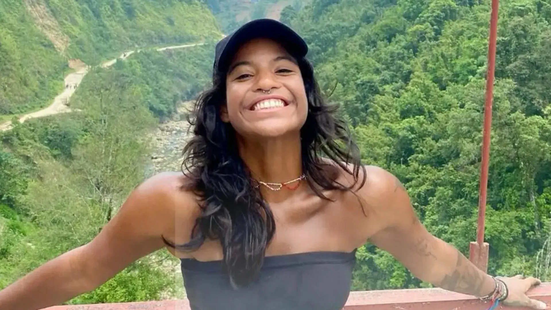 'Esses caras mataram minha filha', diz mãe de brasileira morta em vulcão na Indonésia