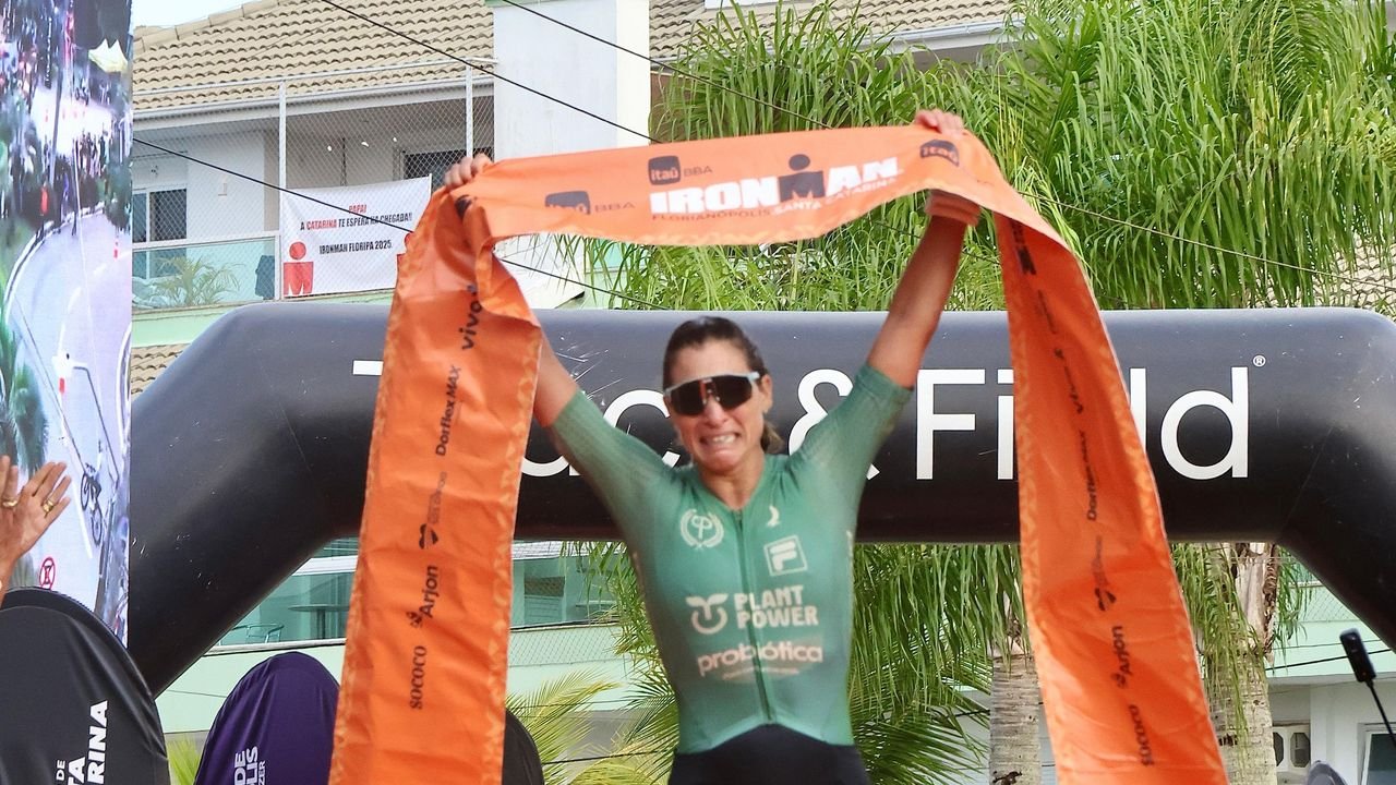 Pâmella Oliveira faz história com tetracampeonato no IRONMAN Brasil 2025