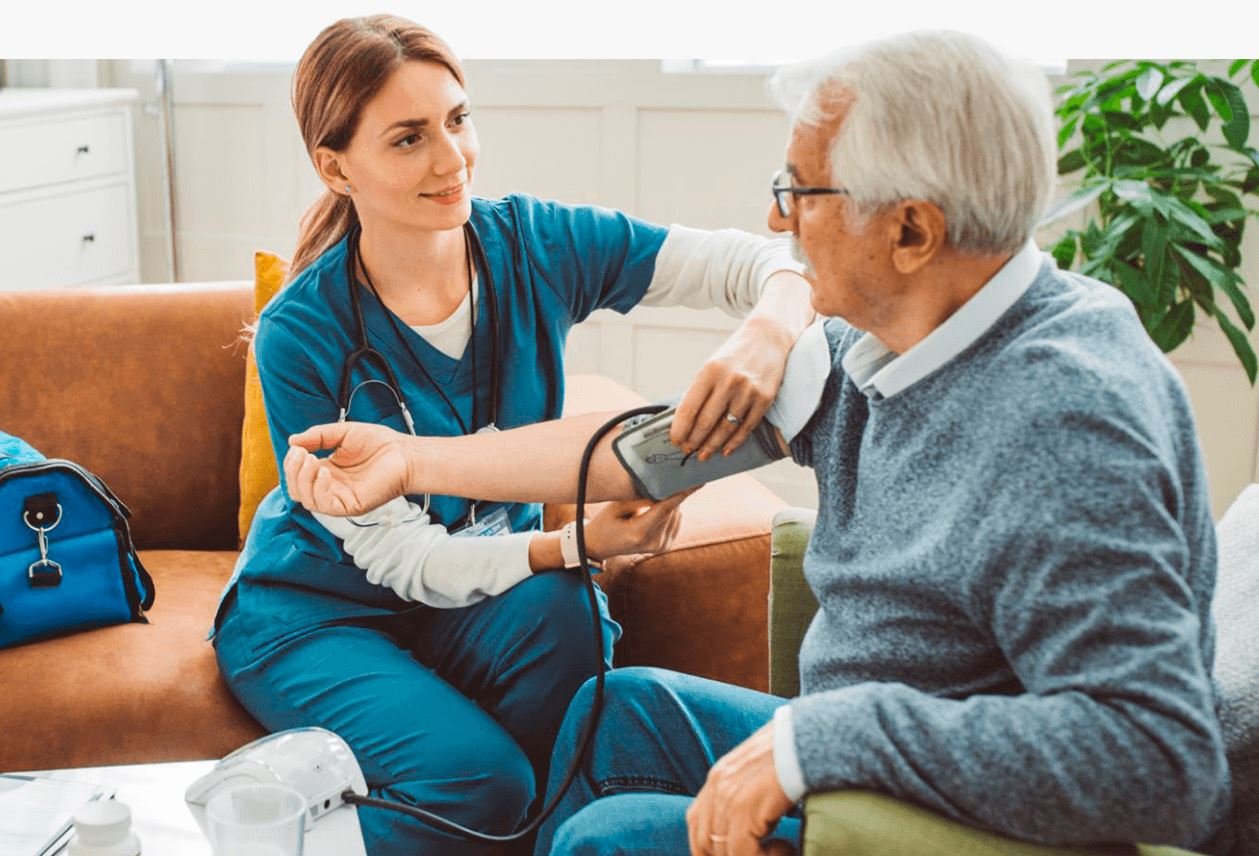 Home Care: como a enfermagem em casa transforma a rotina de quem precisa de cuidados