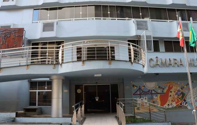 Centro Legislativo da Capital passa a se chamar Ver. Gabrielzinho Meurer