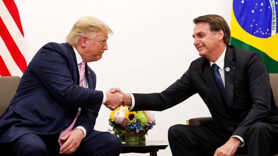 Trump diz que Bolsonaro está sofrendo perseguição política