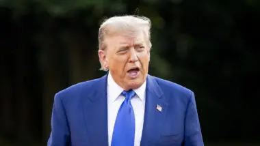 Dentre as sanções que o presidente dos Estados Unidos pode adotar contra o Brasil, a exclusão do Swift seria uma "bomba atômica" para a economia brasileira.