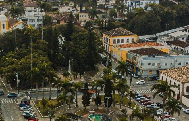 Terça na Praça reúne música, literatura e gastronomia no Centro Histórico de São José