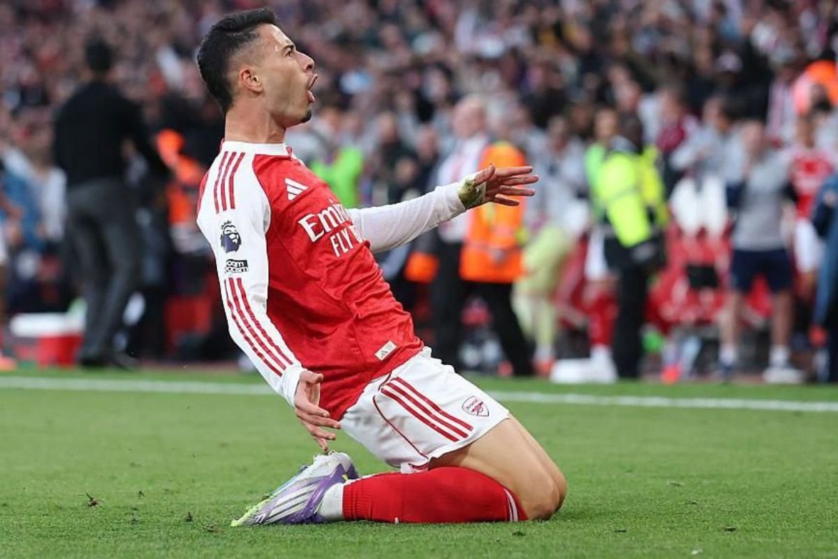 Brasileiro Martinelli comemorando o gol de empate do Arsenal contra o City nos acréscimos