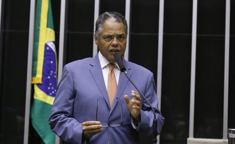 Câmara aprova em 2º turno PEC que regulamenta aposentadoria dos agentes de saúde e de combate a endemias - Notícias