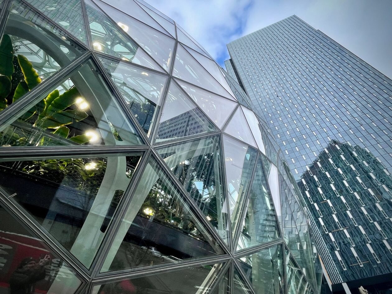 Reação de demissões da Amazon: 'Achei que tinha o melhor desempenho, mas acho que sou dispensável'