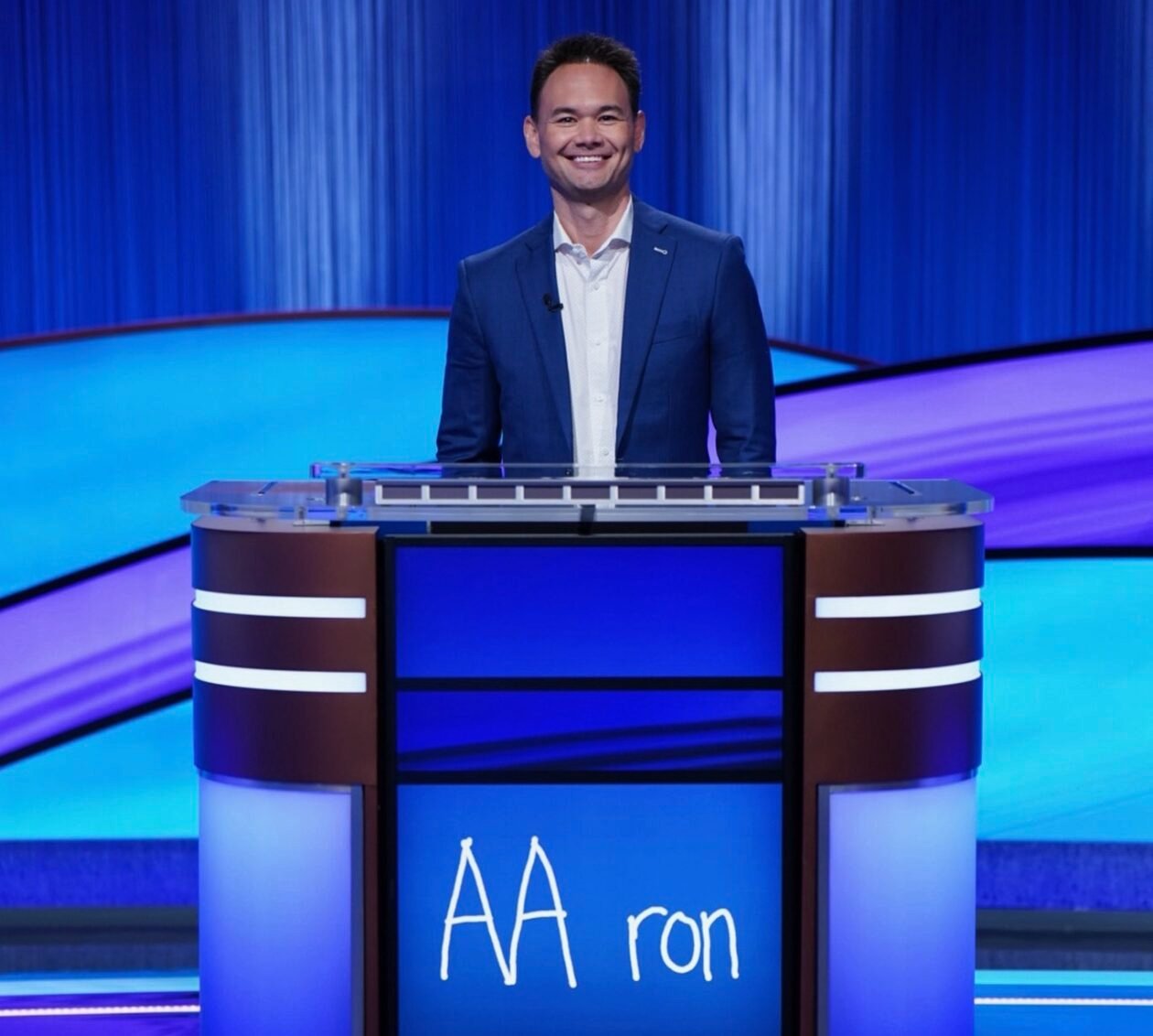 Não tão trivial: o âncora esportivo de Seattle consegue três vitórias no 'Jeopardy!' e uma 'vida inteira de memórias'