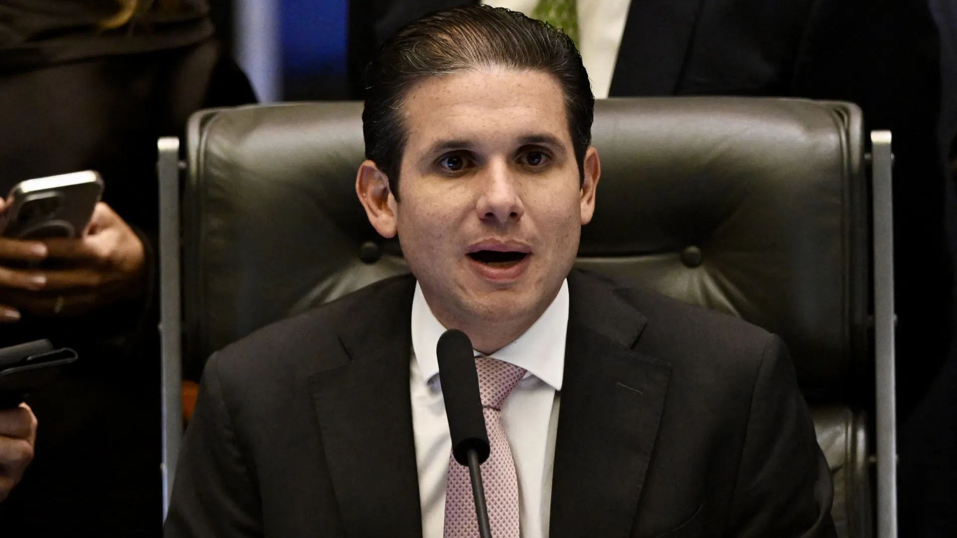 Racha fragiliza aliança entre grupo de Hugo Motta e ala do centrão na Paraíba