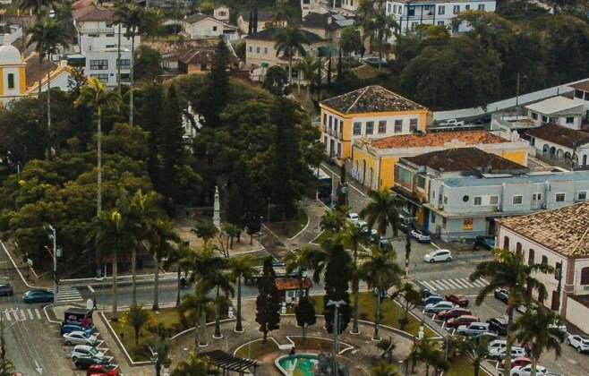 Terça na Praça anima Centro Histórico de São José nesta terça (18) com samba e gastronomia ao ar livre