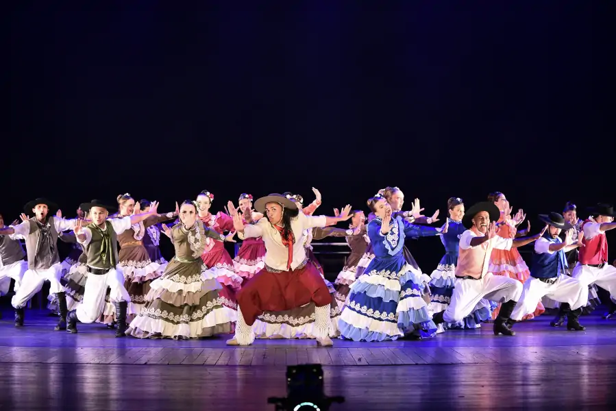 15º Festival de Dança de Florianópolis abre inscrições e terá categoria inédita para bailarinos 40+ • Sul de Floripa