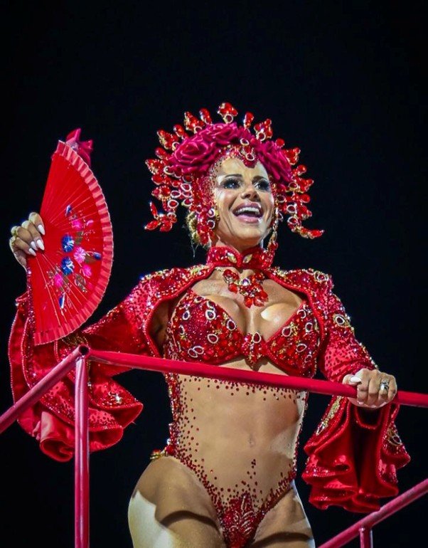 Bateria Furiosa transforma ensaios técnicos do Salgueiro em manifesto pela saúde: 300 ritmistas levam Fotona e Instituto