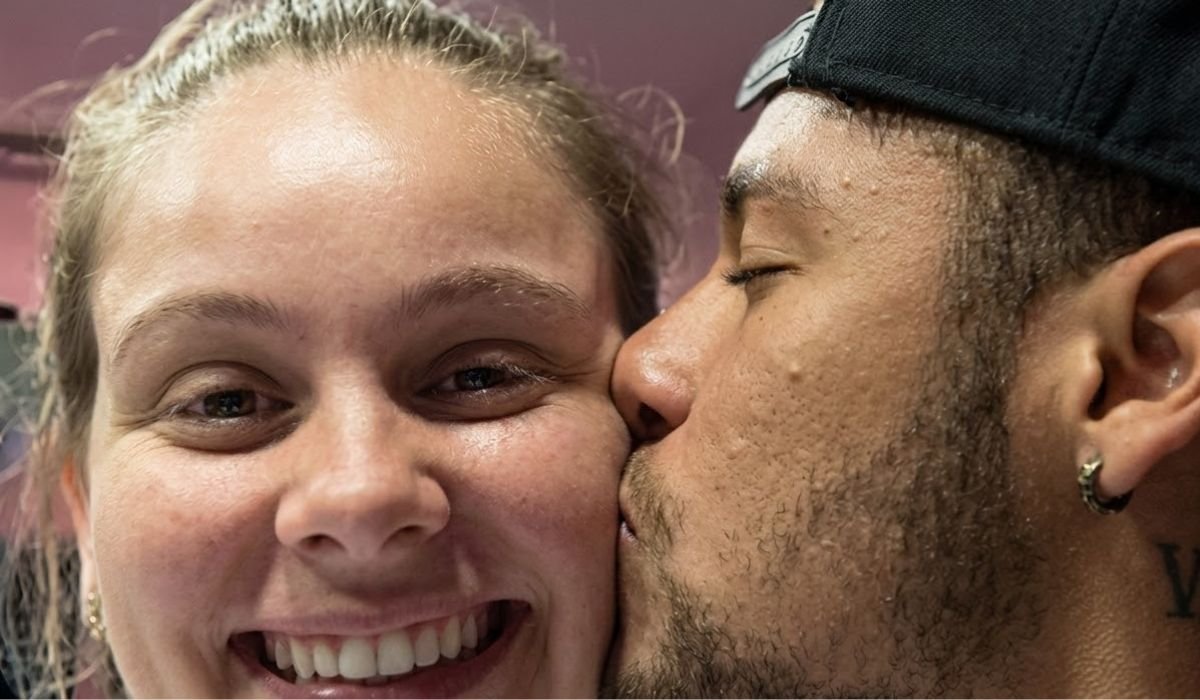 Ex-cozinheira de Neymar Jr. se pronunciou nas redes sociais