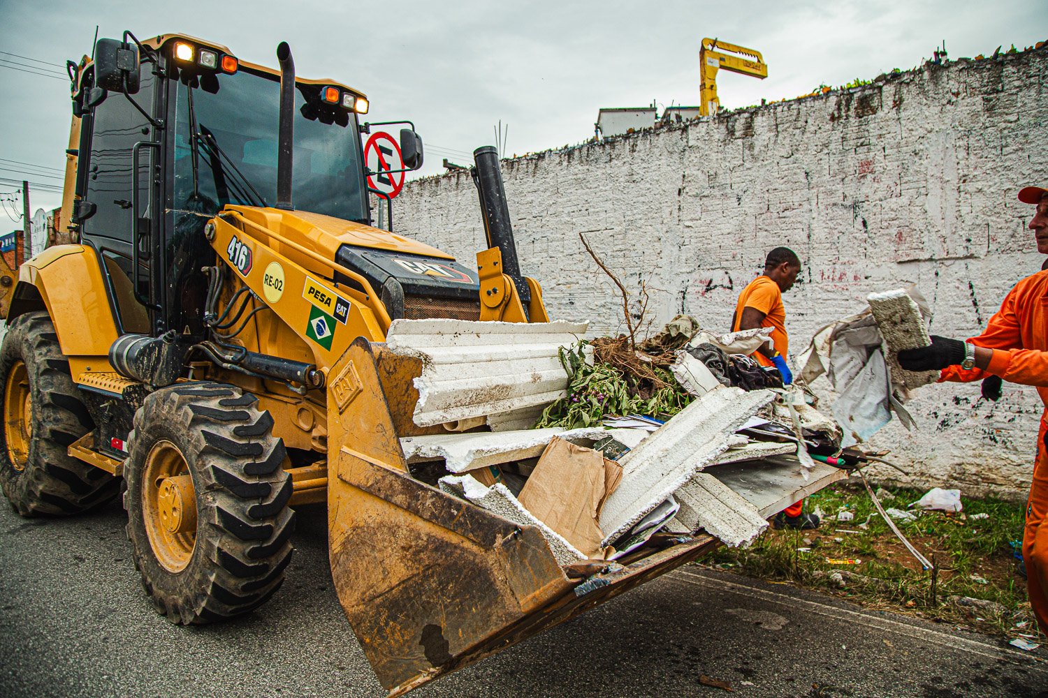 Prefeitura alerta para riscos do descarte irregular de lixo em São José e multa pode chegar a R$ 275,41