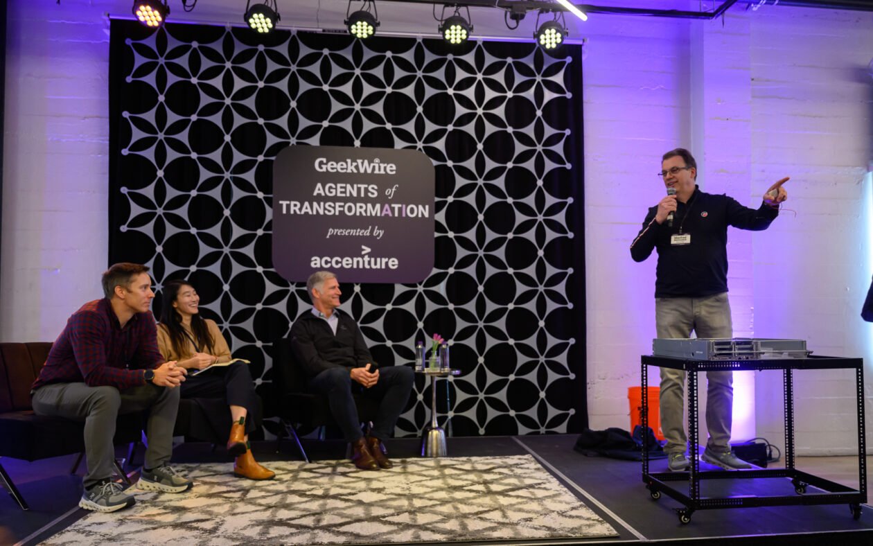 Startups apresentam grandes ideias de IA durante minicompetição no ‘Agents of Transformation’ da GeekWire