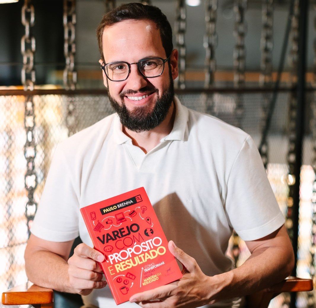 Para Paulo Brenha, Head Comercial e especialista em estratégia de varejo, expansão e experiência do cliente, o mercado vive uma mudança estrutural na forma como empresas lidam com informações dos consumidores. Se antes o foco estava apenas em coletar e analisar dados, agora o desafio passa a ser como utilizá-los com responsabilidade, transparência e propósito.