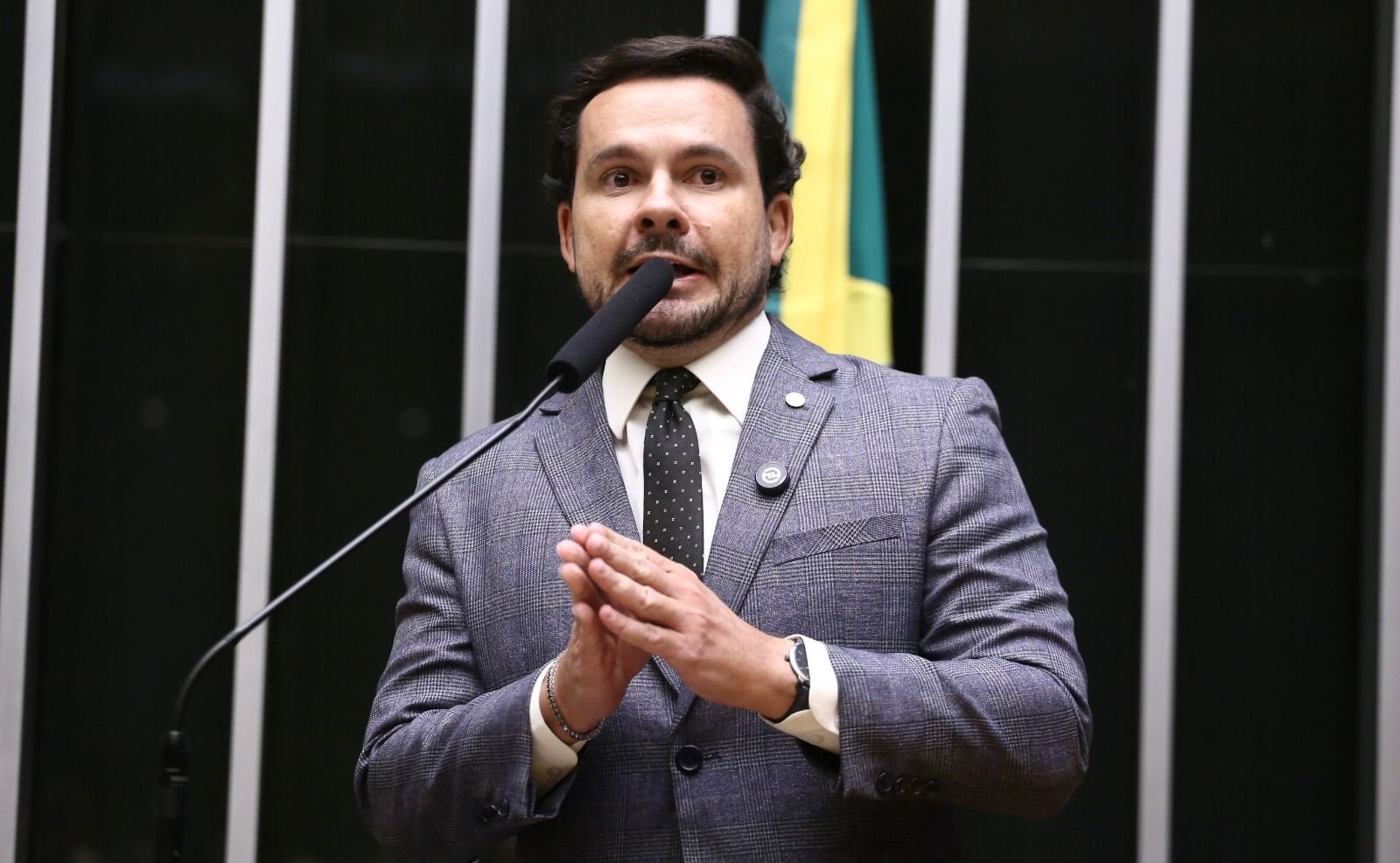 Com quase 60% da população do Amazonas negativada, Manaus sedia encontro para debater a democratização do crédito
