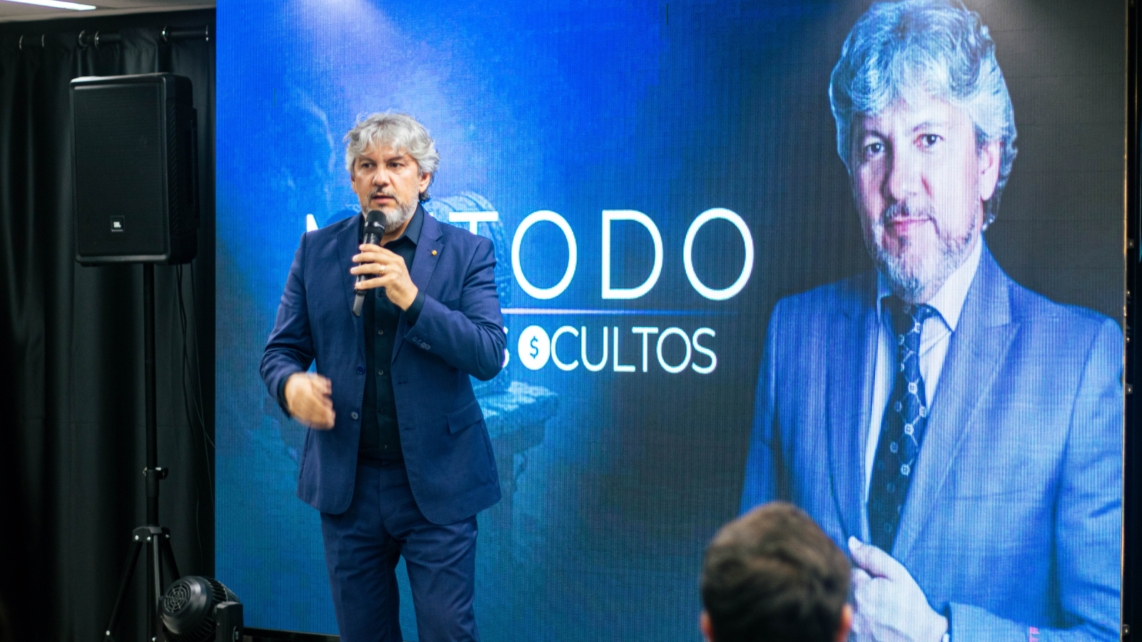 Apresentação do evento Método Créditos Ocultos durante encontro que reuniu contadores, advogados e empresários para discutir oportunidades tributárias no regime de lucro real.
