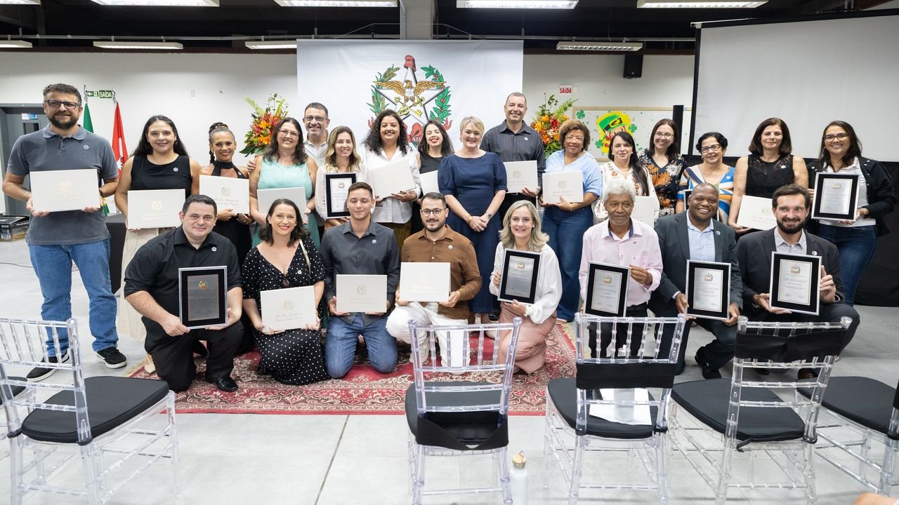Alesc promove sessão solene em comemoração aos 30 anos do Marista Escola Social São José