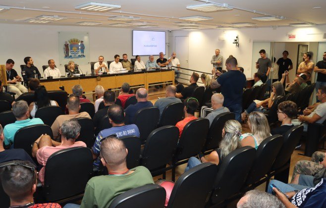 Audiência pública discute melhorias na infraestrutura dos ranchos de pesca em Florianópolis
