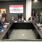 Menos imposto: A Comissão de Constituição e Justiça da Assembleia Legislativa de SC aprova projeto que reduz tributação sobre o comércio de armas de fogo e munições