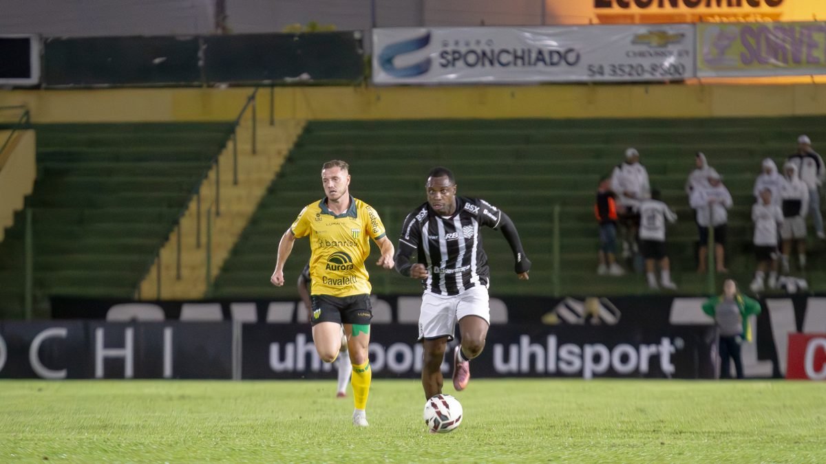 Figueirense busca empate na reta final contra o Ypiranga em estreia pela Série C