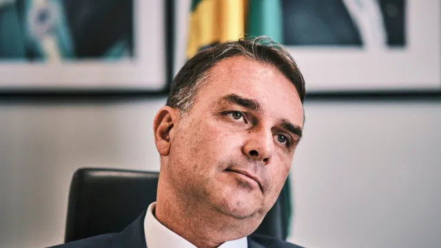 Candidatura ‘derrete’ e Flávio Bolsonaro cai 6 pontos, aponta Atlas/Intel