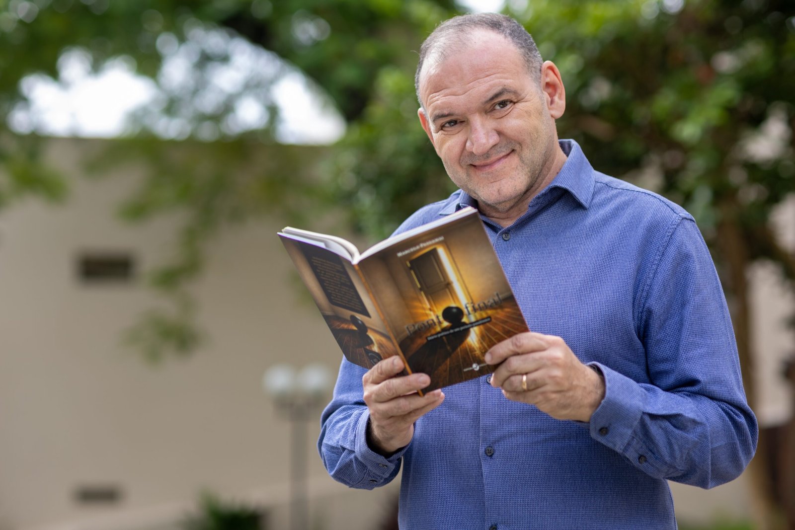 Livro Ponto Final, de autoria de Marcelo Passamai, retrata em poesias o período difícil da pandemia