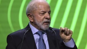 Pacote de "bondades" não aumentam popularidade de Lula