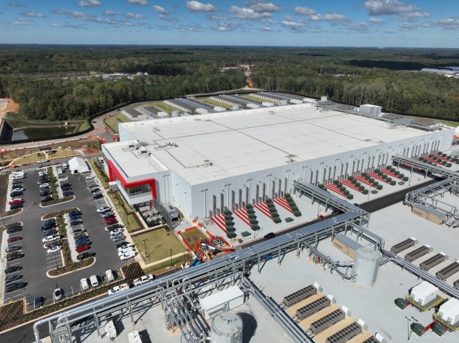 Relatório: À medida que a demanda por eletricidade por IA aumenta, a Microsoft pondera recuar da ambiciosa promessa de energia livre de carbono