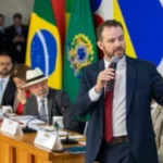 Lula assinou MP dando aval para que Durigan alterasse tabela, zerando imposto de compras de até US$ 50.