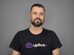 UpFlux mira R$ 100 mi em receita com Enterprise IA