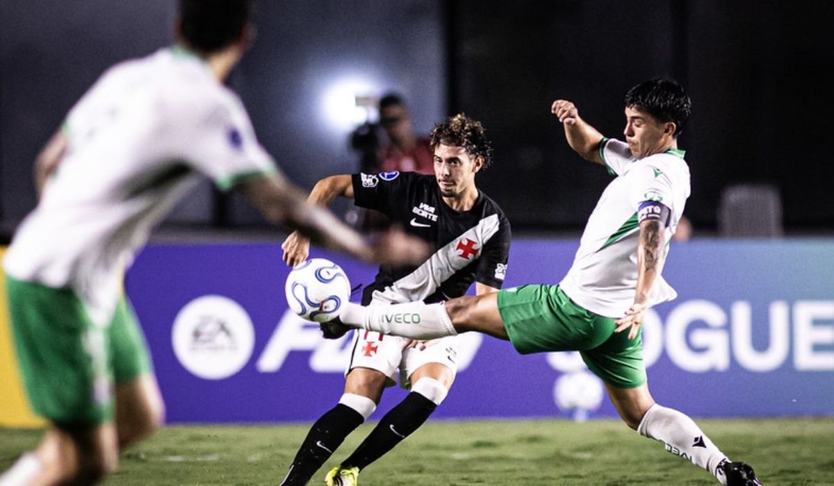 Audax Italiano x Vasco duelam pela Sul-Americana.