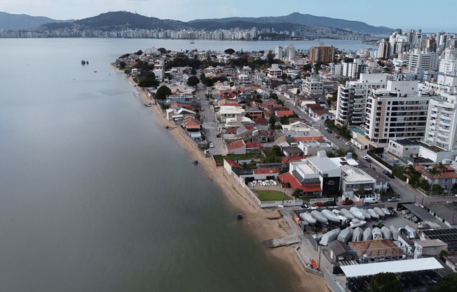CASAN avança na modernização do sistema de esgotamento sanitário do Balneário do Estreito, ampliando a eficiência da infraestrutura e contribuindo para a qualidade ambiental da região