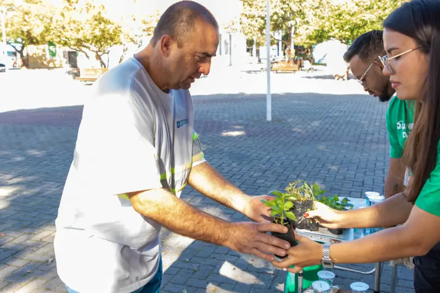 CASAN celebra Dia Mundial do Meio Ambiente na Lagoa da Conceição • Sul de Floripa