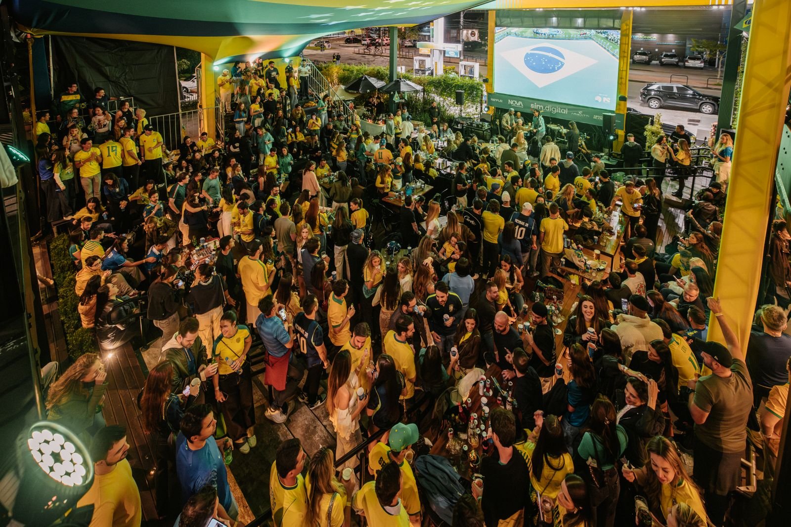 Torcida Que Beleza reúne 3 mil pessoas e se consolida como um dos principais eventos da Copa em Florianópolis