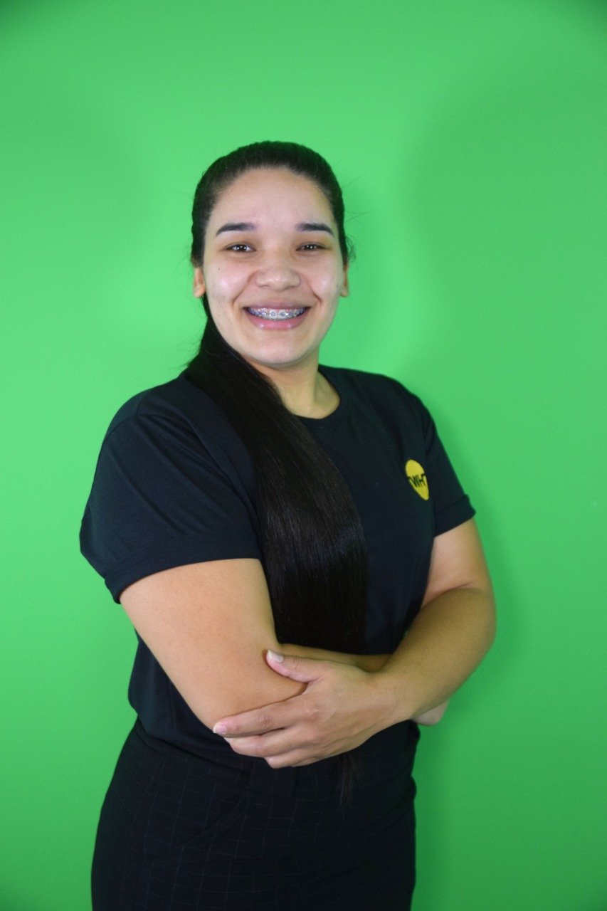 Aos 13 anos, ela descobriu uma paixão que transformaria sua vida e ajudaria a aproximar milhares de pessoas da comunicação