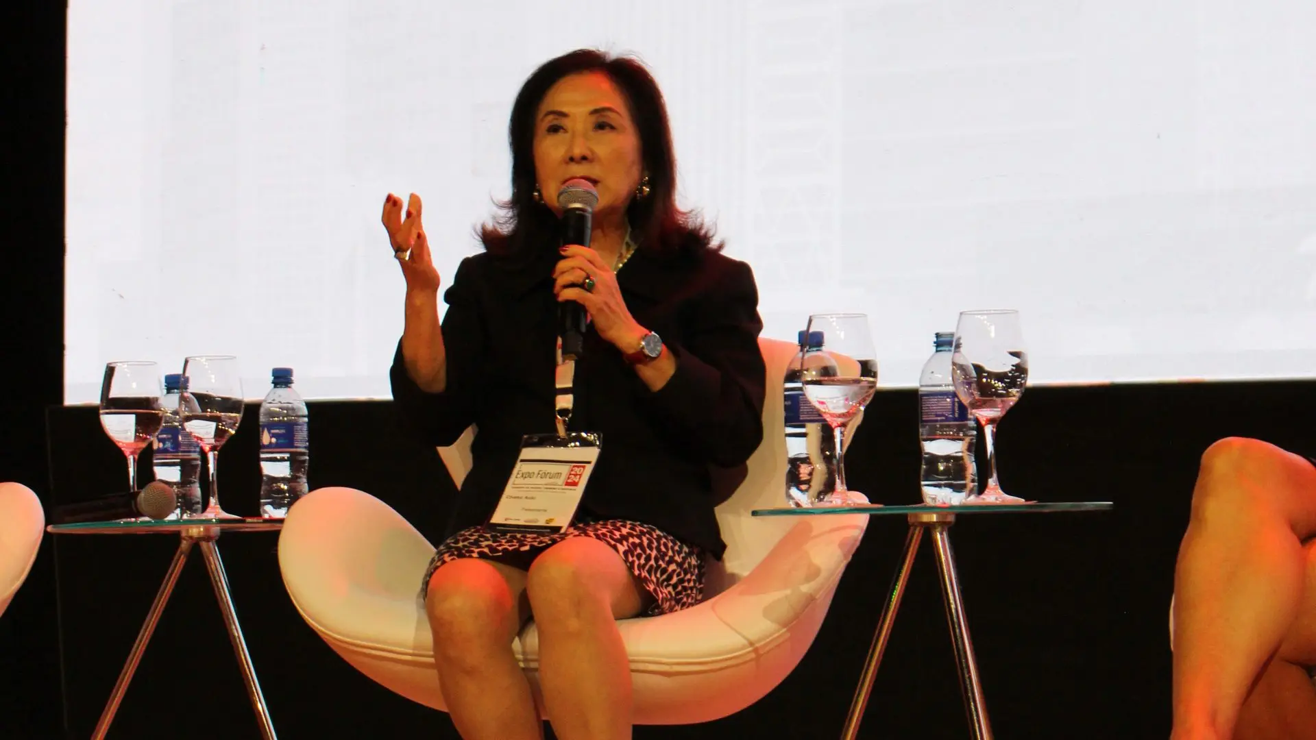 A empresária Chieko Aoki durante participação em evento do setor