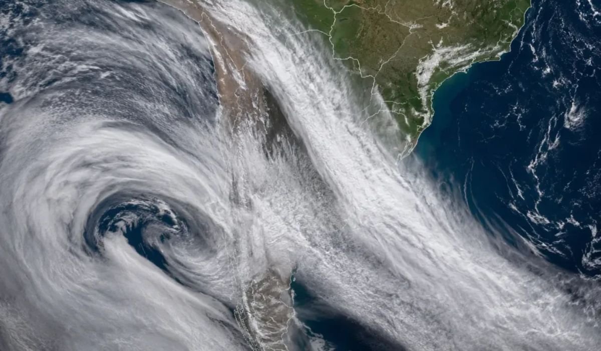 Dois rios atmosféricos chegam na América do Sul