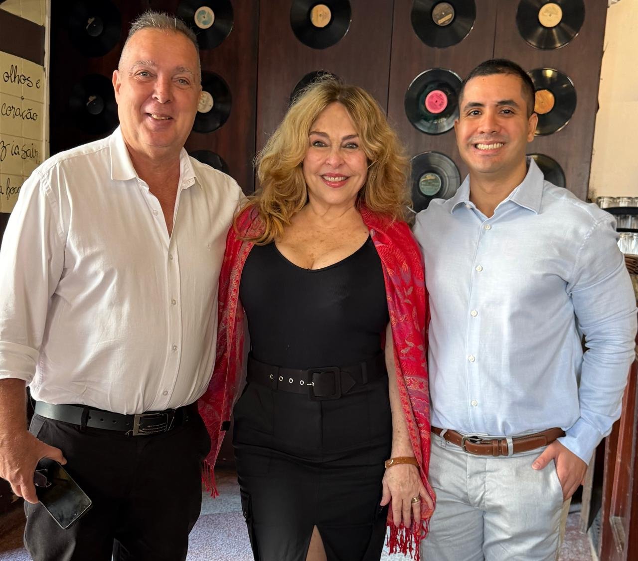 Matheus Oliveira celebra 33 anos com almoço exclusivo e reúne convidados em evento marcado pela gastronomia e sofisticação