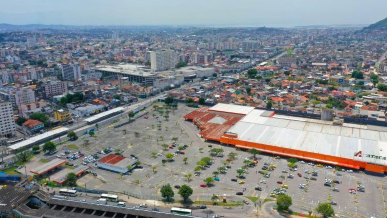 Atacadão do Carrefour ganha condomínio residencial construído no estacionamento e moradores terão supermercado no quintal de casa