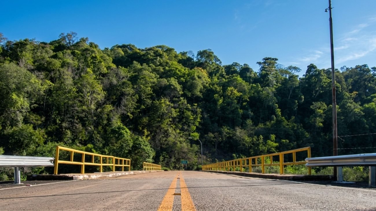 Concurso público em SC atrai inscritos para cidade que ‘divide’ ponte com a Argentina