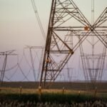 Conta de luz do Brasil é mais cara que a de 77 países