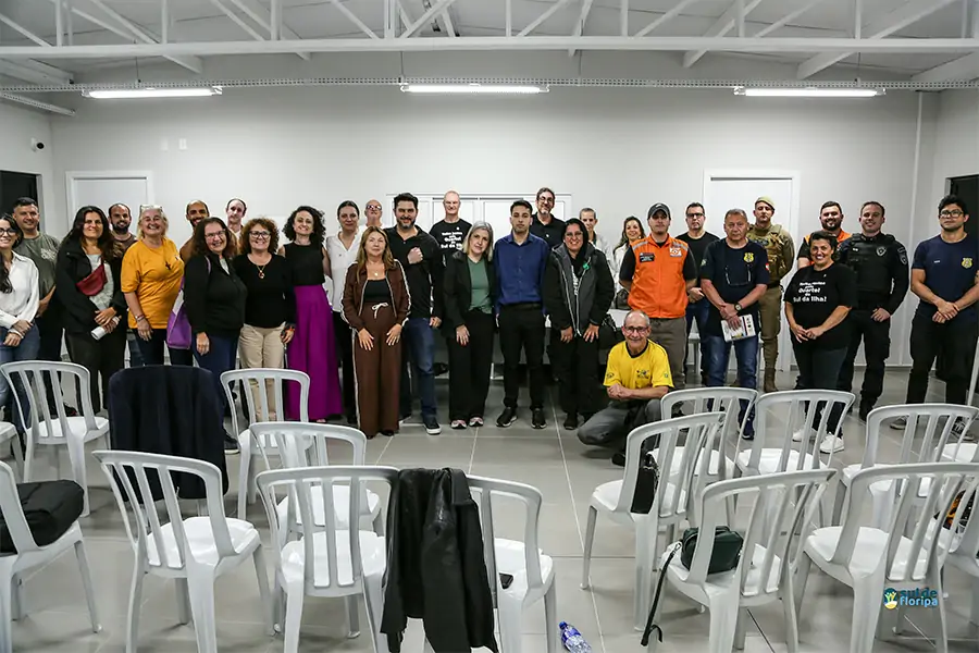 Defesa Civil orienta moradores do Sul da Ilha sobre preparação para eventos climáticos extremos • Sul de Floripa