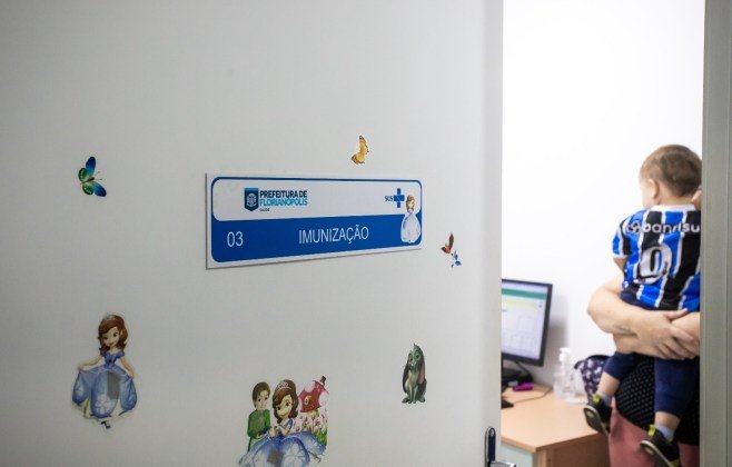 Prefeitura de Florianópolis convoca população para atualizar vacinação contra mais de 20 doenças causadas por vírus e bactérias