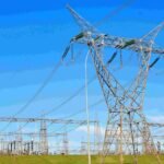 Linhas de transmissão de energia elétrica da usina hidrelétrica Itaipu Binacional sob céu claro.