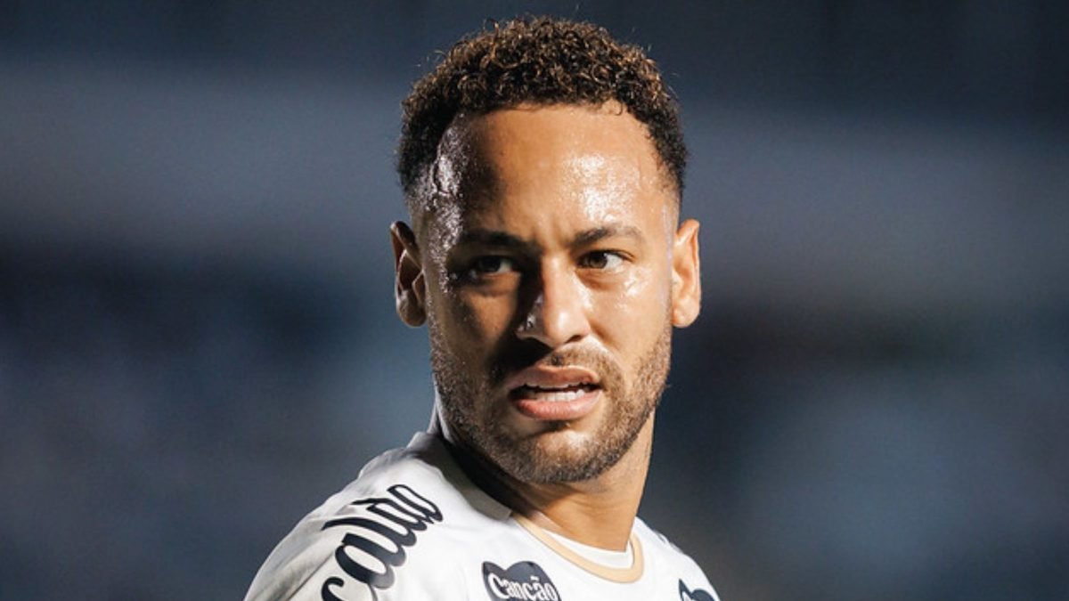 Neymar rebate jornalista antes de possível ‘sacrifício’ pelo Santos
