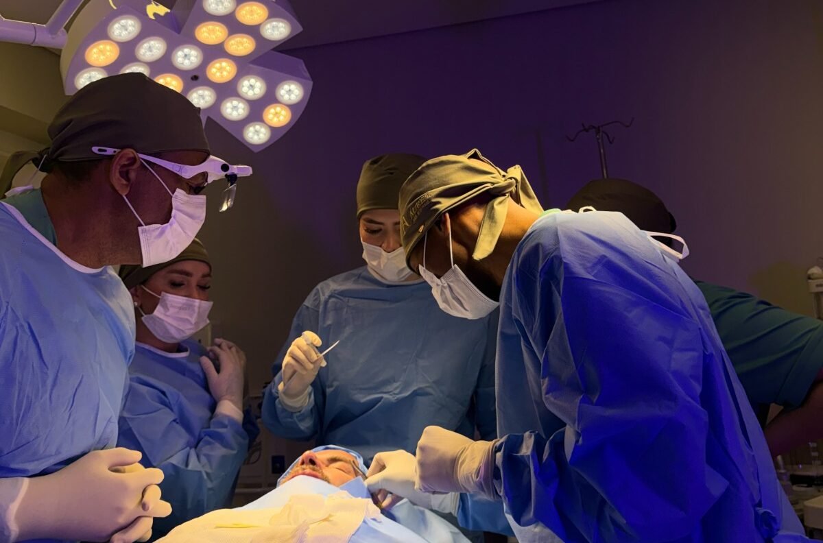 Pós-graduação em Cirurgias Estéticas Orofaciais une hospital, Cadaver Lab e formação cirúrgica