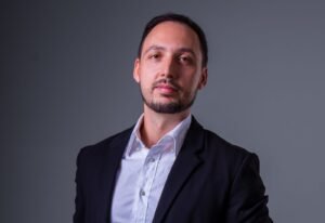 IA avança no desenvolvimento de software e passa a criar, testar e publicar integrações em linguagem natural